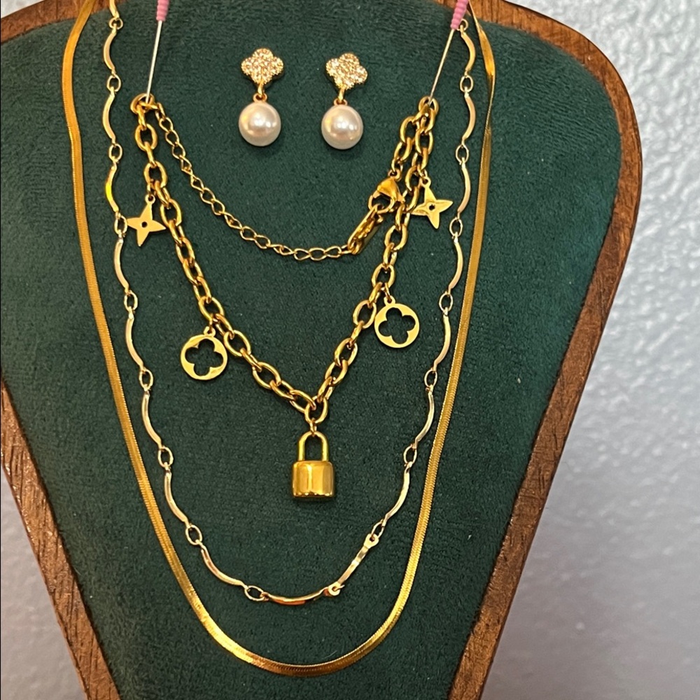 Gold Layered Necklace & Bracelet Set with Earrings Clovers; Pearls; stack set